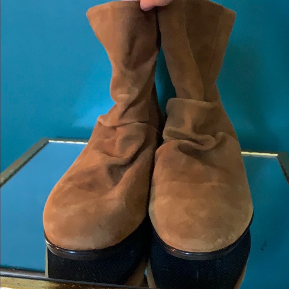 BOOTIES! - Picture 2 of 6